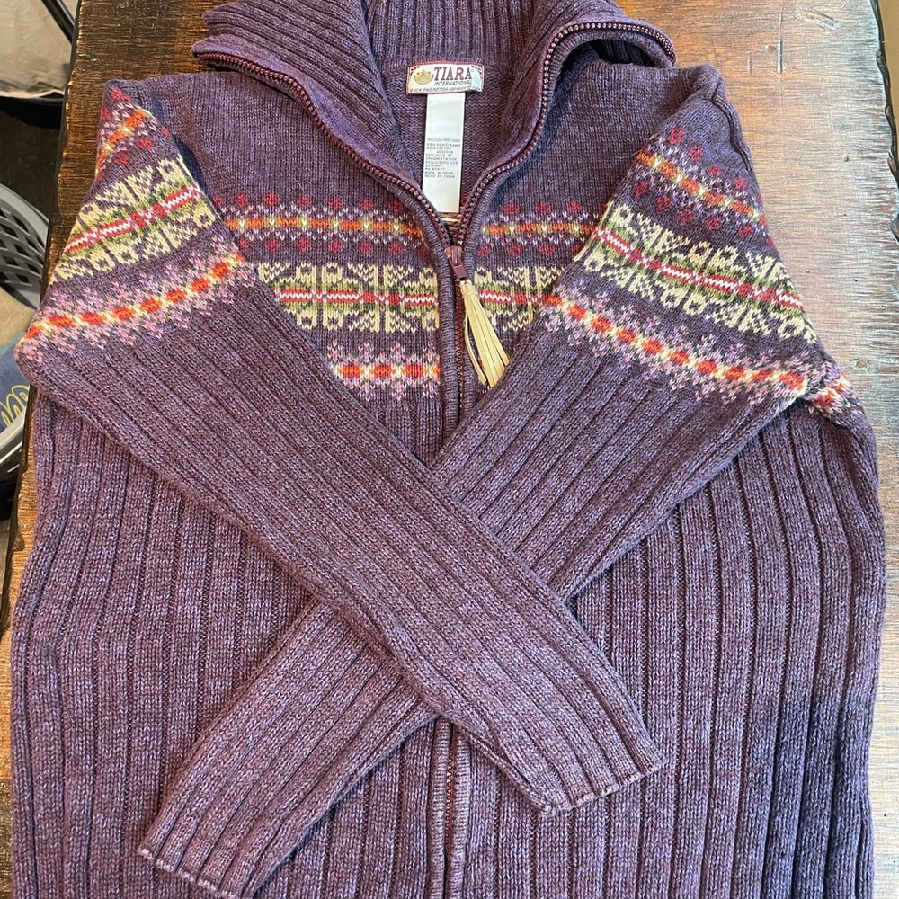 Beautiful Vintage Tiara International Sweater